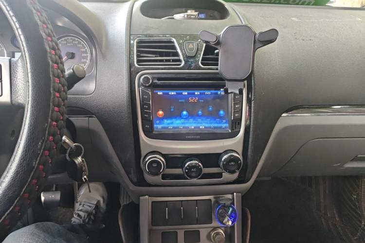 Used Geely Auto Classic Emgrand 2013 Sedan 1.5L Manual Entry-Level Model Audio And AC Panel