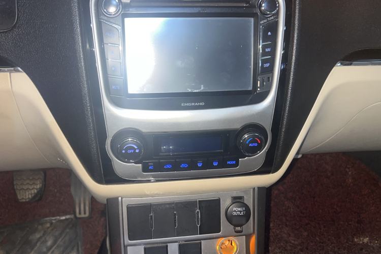 Used Geely Auto Classic Emgrand 2013 Sedan 1.8L Manual Elite Model Audio And AC Panel