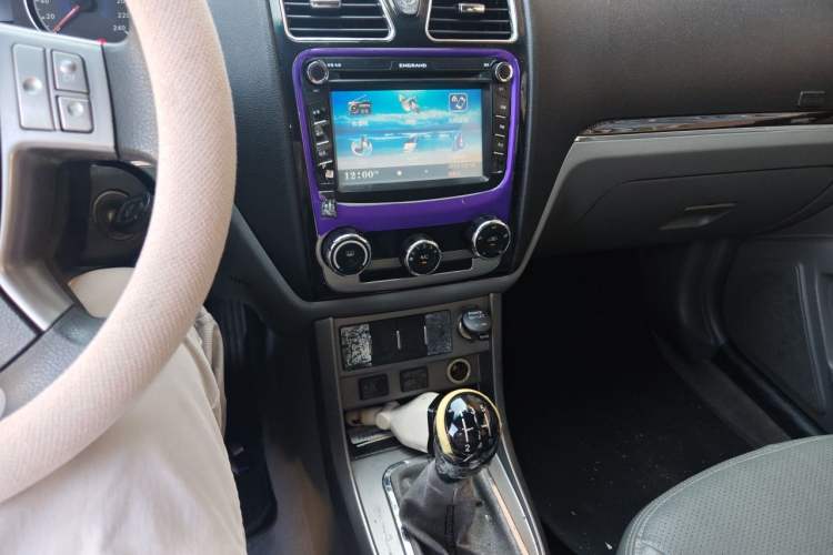 Used Geely Auto Classic Emgrand 2013 Sedan 1.5L Manual Entry-Level Model Audio And AC Panel