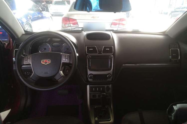 Used Geely Auto Classic Emgrand 2013 Hatchback 1.8L CVT Elite Model Center Console