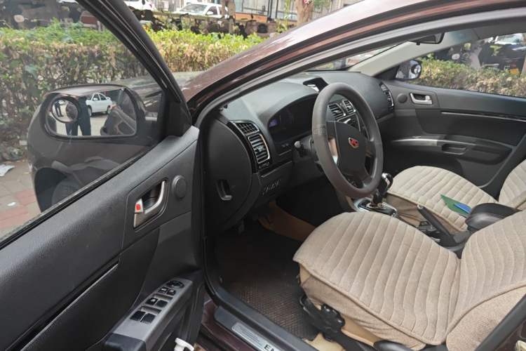 Used Geely Auto Classic Emgrand 2013 Hatchback 1.5L Manual Entry-Level Model Driver Seat