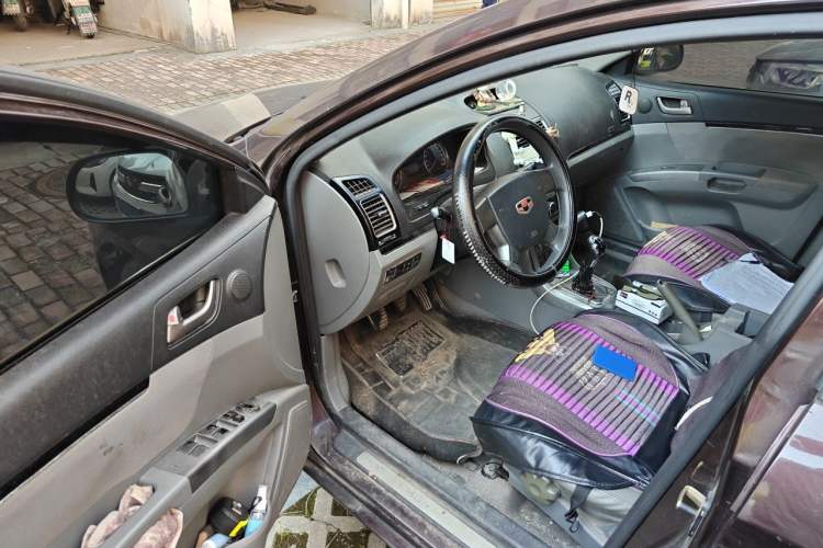 Used Geely Auto Classic Emgrand 2013 Sedan 1.5L Manual Entry-Level Model Driver Seat