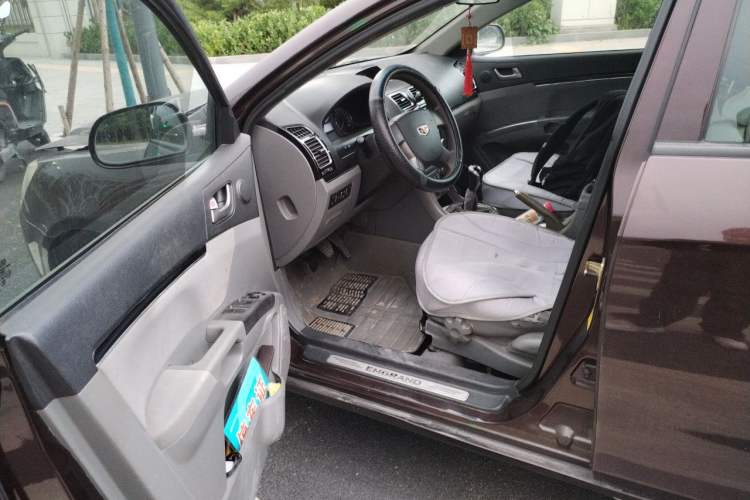 Used Geely Auto Classic Emgrand 2013 Sedan 1.5L Manual Entry-Level Model Driver Seat
