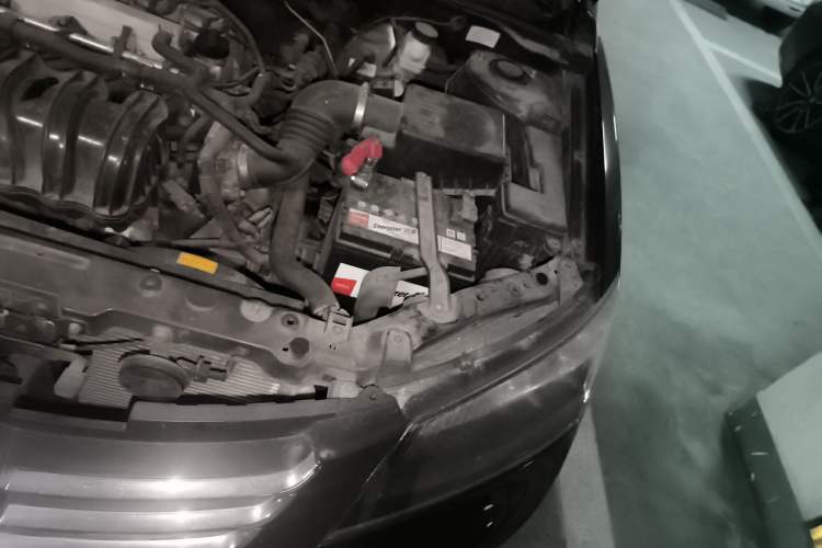 Used Geely Auto Classic Emgrand 2013 Sedan 1.5L Manual Entry-Level Model Engine Bay Left