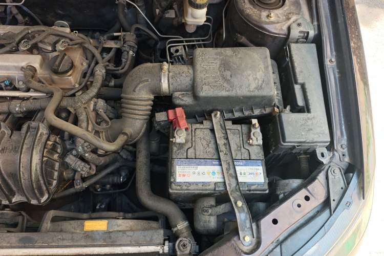 Used Geely Auto Classic Emgrand 2013 Sedan 1.5L Manual Entry-Level Model Engine Bay Left