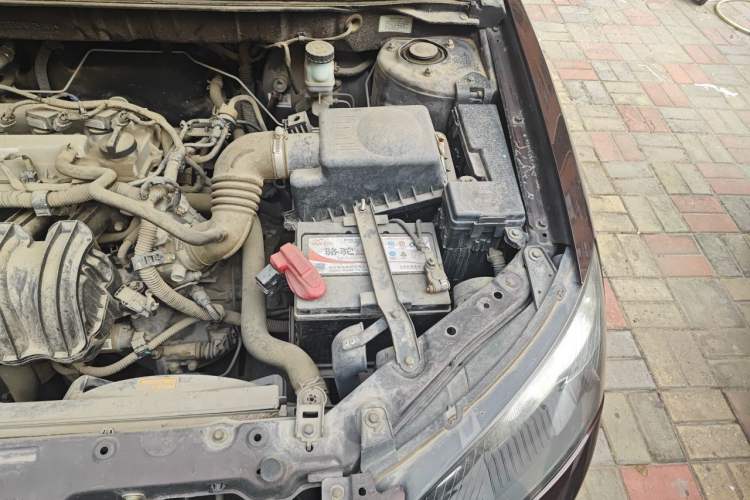 Used Geely Auto Classic Emgrand 2013 Hatchback 1.5L Manual Entry-Level Model Engine Bay Left