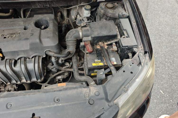 Used Geely Auto Classic Emgrand 2013 Sedan 1.5L Manual Entry-Level Model Engine Bay Left