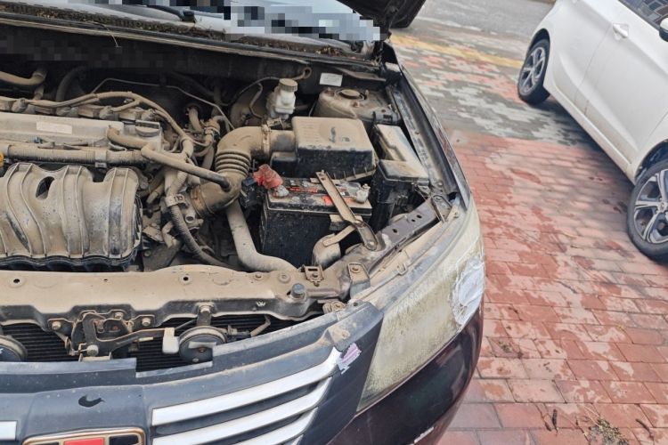 Used Geely Auto Classic Emgrand 2013 Sedan 1.5L Manual Entry-Level Model Engine Bay Left