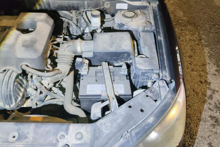 Used Geely Auto Classic Emgrand 2013 Sedan 1.5L Manual Entry-Level Model Engine Bay Left
