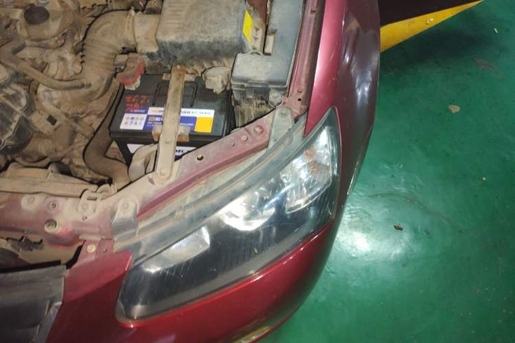 Used Geely Auto Classic Emgrand 2013 Hatchback 1.5L Manual Luxury Model Engine Bay Left