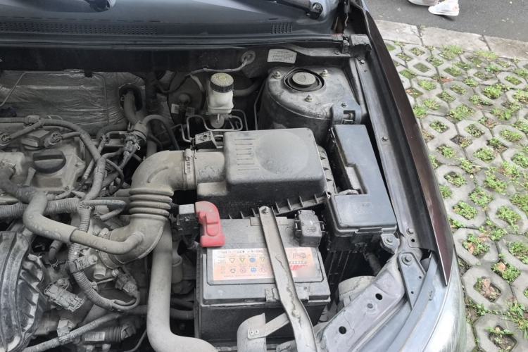 Used Geely Auto Classic Emgrand 2013 Sedan 1.5L Manual Entry-Level Model Engine Bay Left