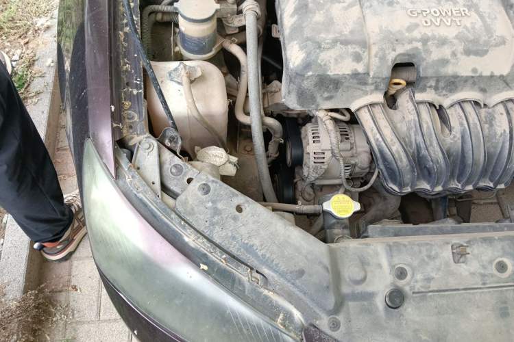 Used Geely Auto Classic Emgrand 2013 Hatchback 1.5L Manual Elite Model Engine Bay Right