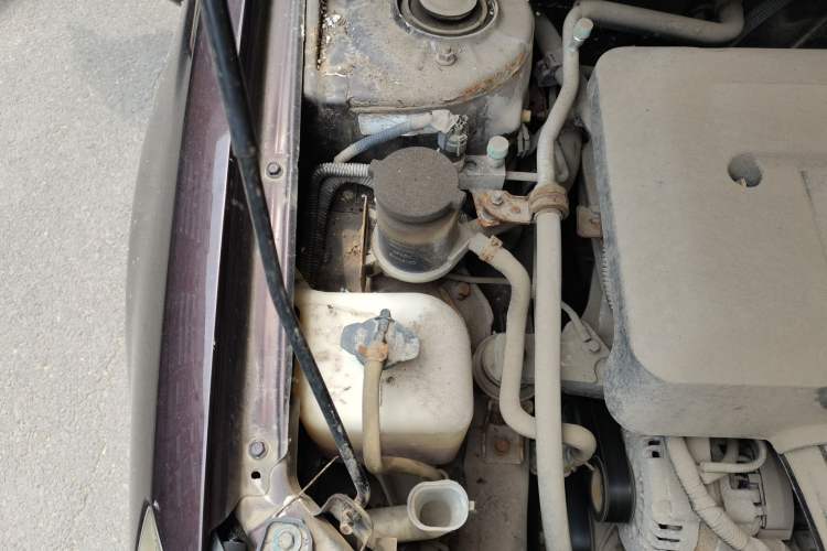 Used Geely Auto Classic Emgrand 2013 Sedan 1.8L Manual Elite Model Engine Bay Right