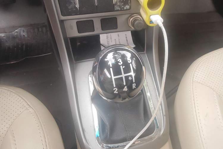 Used Geely Auto Classic Emgrand 2013 Sedan 1.8L Manual Elite Model Gear Lever