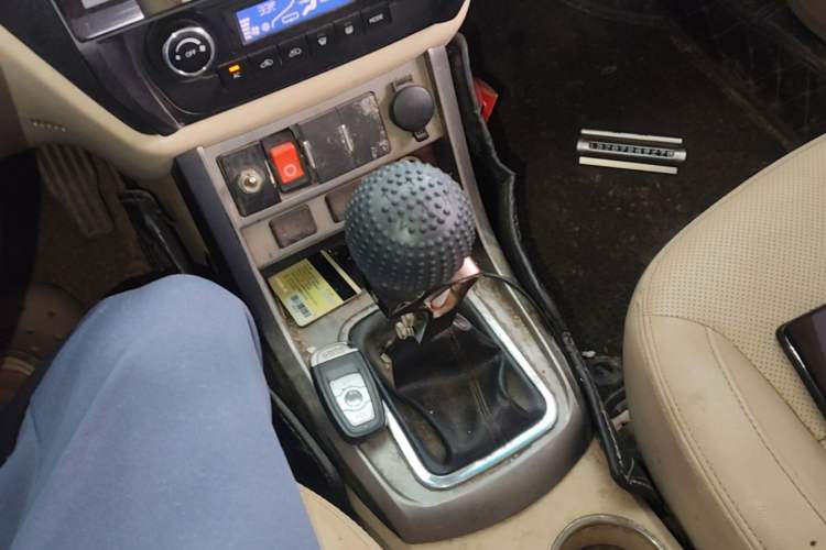 Used Geely Auto Classic Emgrand 2013 Sedan 1.5L Manual Entry-Level Model Gear Lever