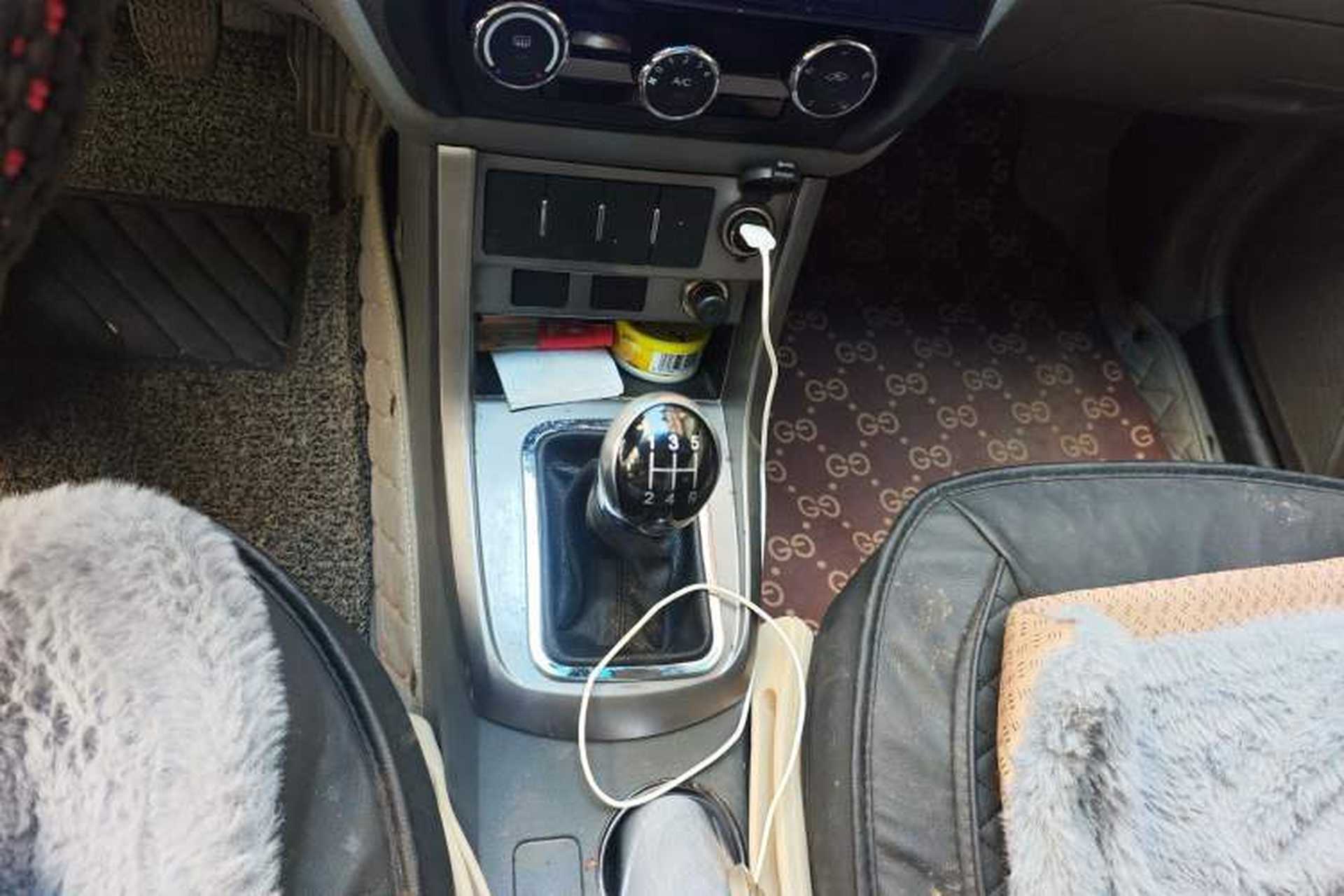 Used Geely Auto Classic Emgrand 2013 Sedan 1.5L Manual Entry-Level Model Gear Lever
