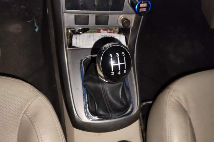 Used Geely Auto Classic Emgrand 2013 Sedan 1.5L Manual Elite Model Gear Lever
