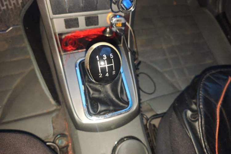 Used Geely Auto Classic Emgrand 2013 Sedan 1.5L Manual Entry-Level Model Gear Lever