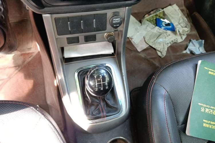 Used Geely Auto Classic Emgrand 2013 Hatchback 1.5L Manual Elite Model Gear Lever