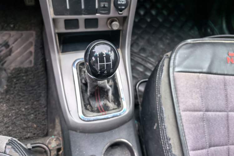 Used Geely Auto Classic Emgrand 2013 Hatchback 1.5L Manual Entry-Level Model Gear Lever