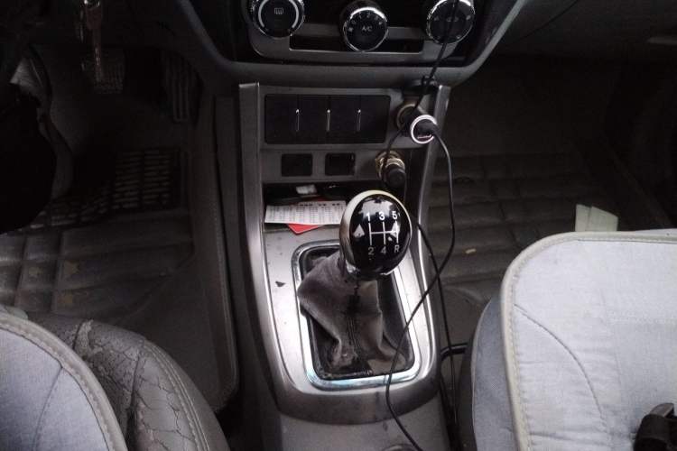 Used Geely Auto Classic Emgrand 2013 Sedan 1.5L Manual Entry-Level Model Gear Lever