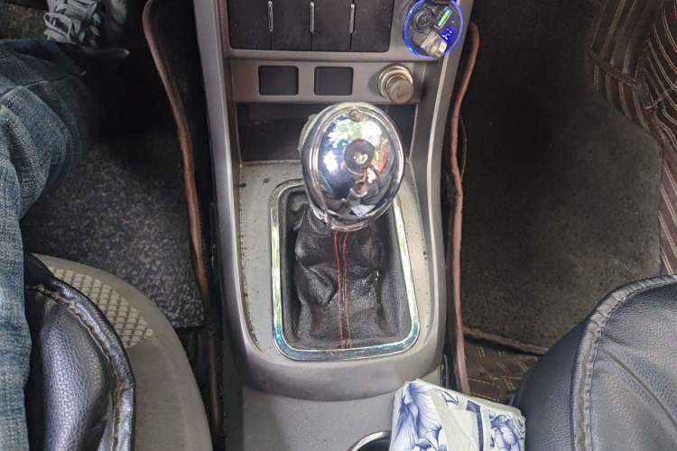 Used Geely Auto Classic Emgrand 2013 Sedan 1.5L Manual Entry-Level Model Gear Lever