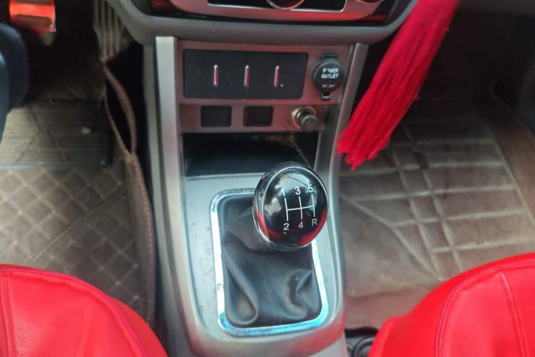 Used Geely Auto Classic Emgrand 2013 Sedan 1.5L Manual Entry-Level Model Gear Lever