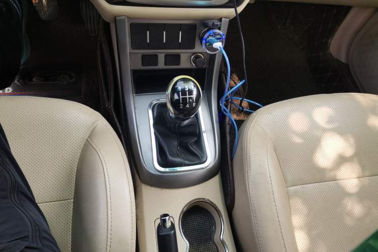Used Geely Auto Classic Emgrand 2013 Sedan 1.8L Manual Elite Model Gear Lever