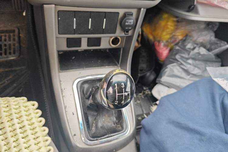 Used Geely Auto Classic Emgrand 2013 Sedan 1.5L Manual Entry-Level Model Gear Lever