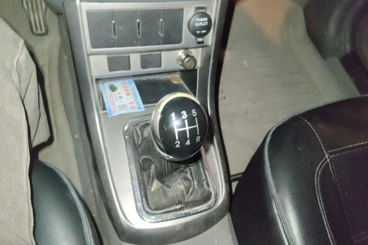 Used Geely Auto Classic Emgrand 2013 Sedan 1.5L Manual Entry-Level Model Gear Lever