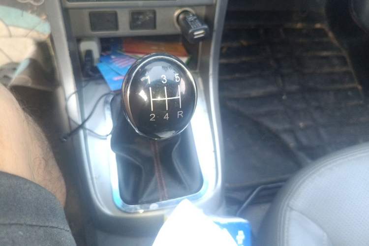 Used Geely Auto Classic Emgrand 2013 Sedan 1.5L Manual Entry-Level Model Gear Lever