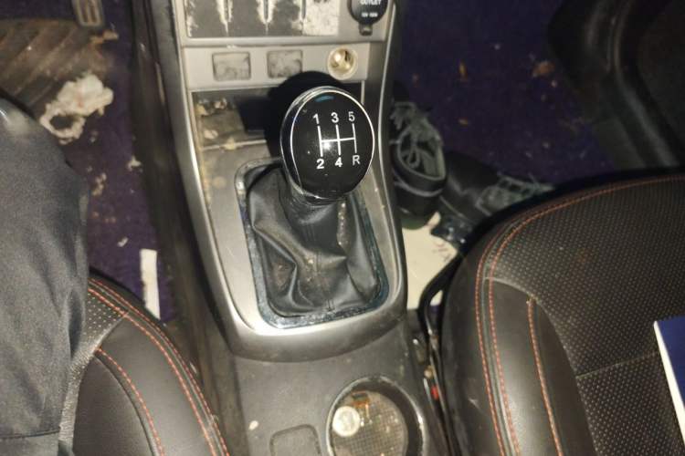 Used Geely Auto Classic Emgrand 2013 Hatchback 1.5L Manual Luxury Model Gear Lever