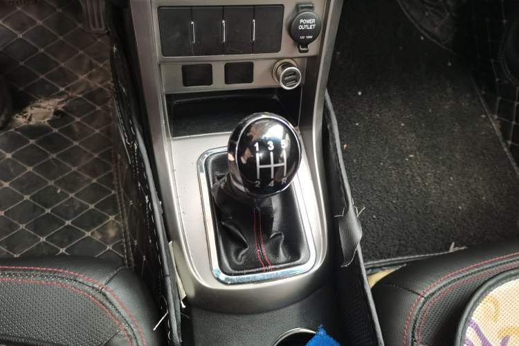 Used Geely Auto Classic Emgrand 2013 Hatchback 1.5L Manual Luxury Model Gear Lever