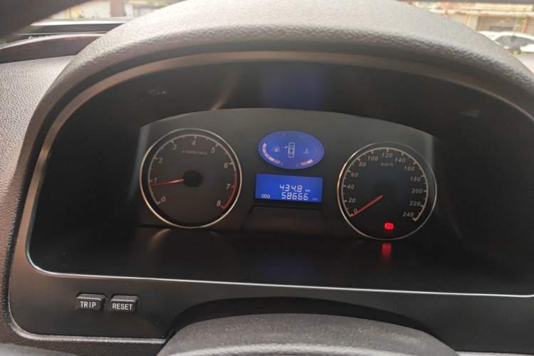 Used Geely Auto Classic Emgrand 2013 Hatchback 1.5L Manual Entry-Level Model Instrument Cluster
