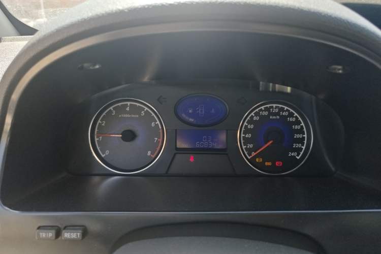 Used Geely Auto Classic Emgrand 2013 Hatchback 1.5L Manual Entry-Level Model Instrument Cluster