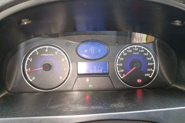 Used Geely Auto Classic Emgrand 2013 Sedan 1.5L Manual Entry-Level Model Instrument Cluster