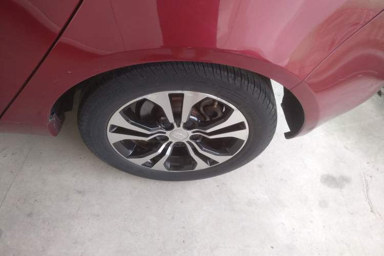 Used Geely Auto Classic Emgrand 2013 Hatchback 1.8L CVT Elite Model Left Rear Wheel Hub