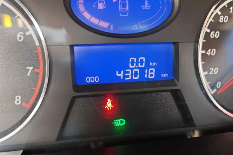 Used Geely Auto Classic Emgrand 2013 Sedan 1.5L Manual Elite Model Odometer Close Up