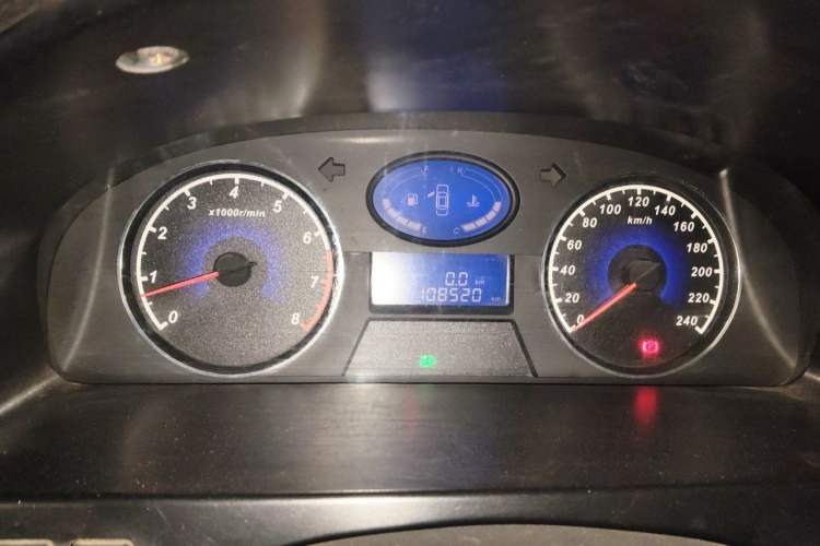 Used Geely Auto Classic Emgrand 2013 Sedan 1.5L Manual Elite Model Odometer Close Up