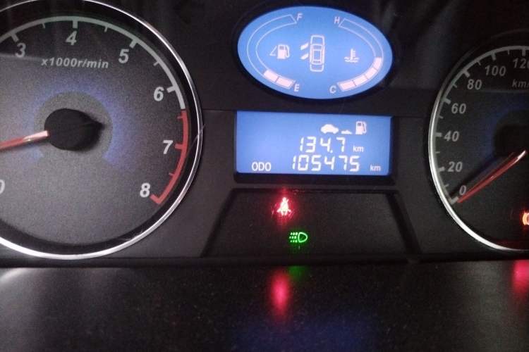 Used Geely Auto Classic Emgrand 2013 Sedan 1.5L Manual Entry-Level Model Odometer Close Up
