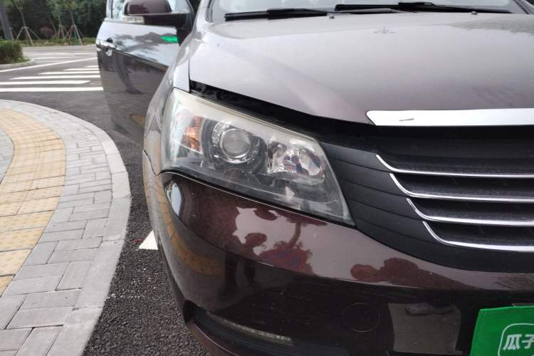 Used Geely Auto Classic Emgrand 2013 Sedan 1.5L Manual Entry-Level Model Right Front Headlight