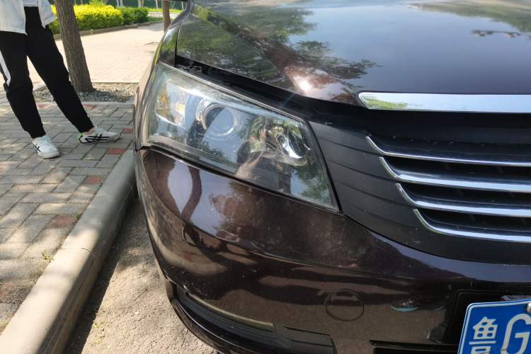 Used Geely Auto Classic Emgrand 2013 Sedan 1.8L Manual Elite Model Right Front Headlight