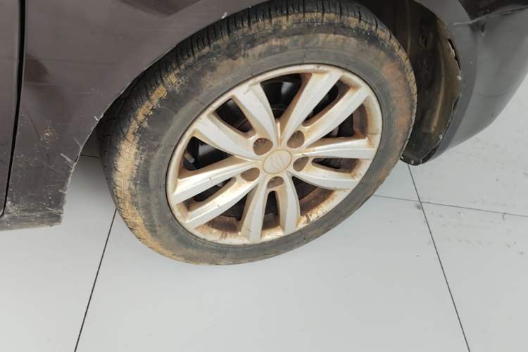 Used Geely Auto Classic Emgrand 2013 Sedan 1.5L Manual Entry-Level Model Right Front Wheel Hub