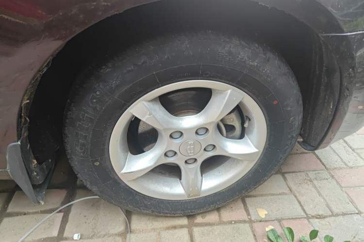 Used Geely Auto Classic Emgrand 2013 Hatchback 1.5L Manual Entry-Level Model Right Front Wheel Hub