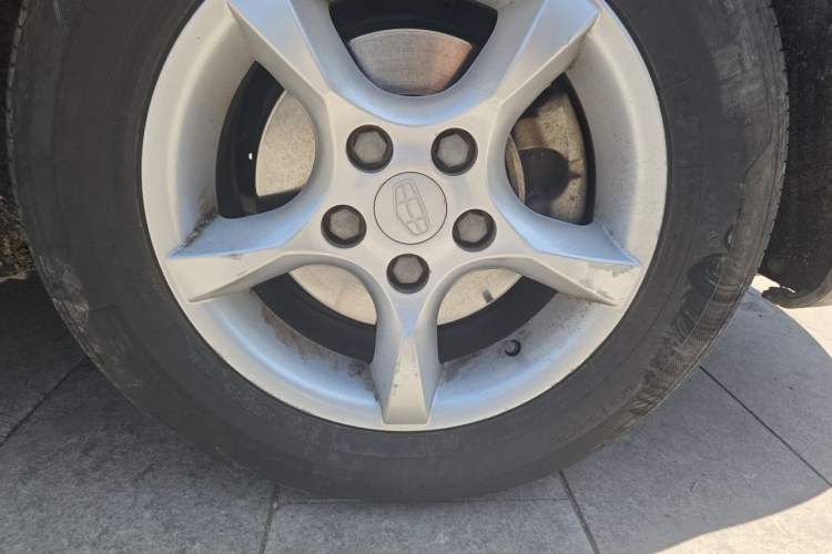 Used Geely Auto Classic Emgrand 2013 Hatchback 1.5L Manual Entry-Level Model Right Front Wheel Hub