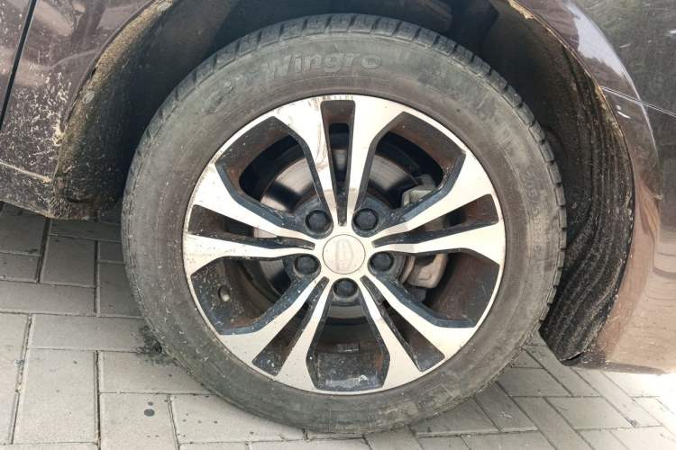 Used Geely Auto Classic Emgrand 2013 Hatchback 1.5L Manual Elite Model Right Front Wheel Hub