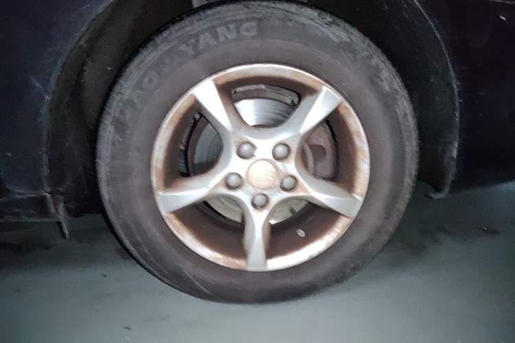 Used Geely Auto Classic Emgrand 2013 Sedan 1.5L Manual Entry-Level Model Right Front Wheel Hub