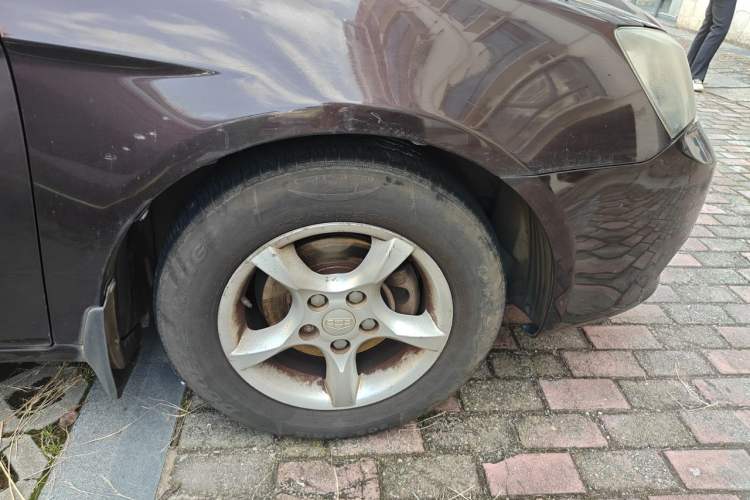 Used Geely Auto Classic Emgrand 2013 Sedan 1.5L Manual Entry-Level Model Right Front Wheel Hub