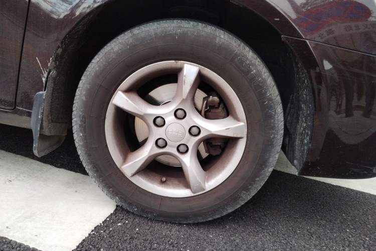 Used Geely Auto Classic Emgrand 2013 Sedan 1.5L Manual Entry-Level Model Right Front Wheel Hub