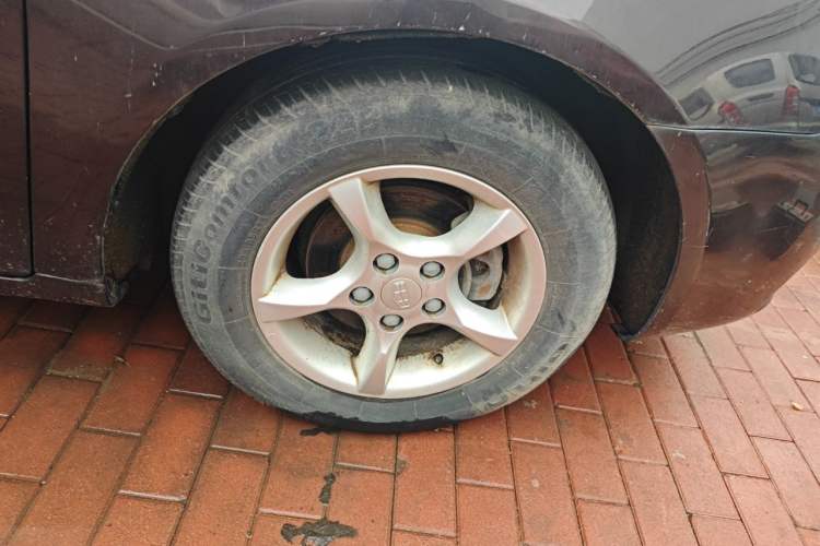 Used Geely Auto Classic Emgrand 2013 Sedan 1.5L Manual Entry-Level Model Right Front Wheel Hub
